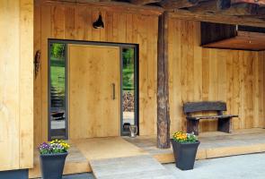 Eingangsbereich unserer Handweiser Hütte Architektur Hütte im Sauerland